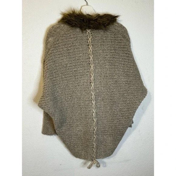 XOXO Womens Cable Knit Faux Fur Trim Poncho Shawl Cardigan Sweater M - Picture 6 of 11